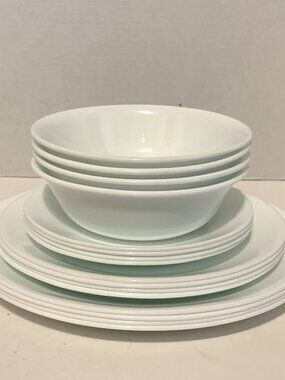 CORELLE Vitrelle  16 Pc Set WINTER FROST WHITE